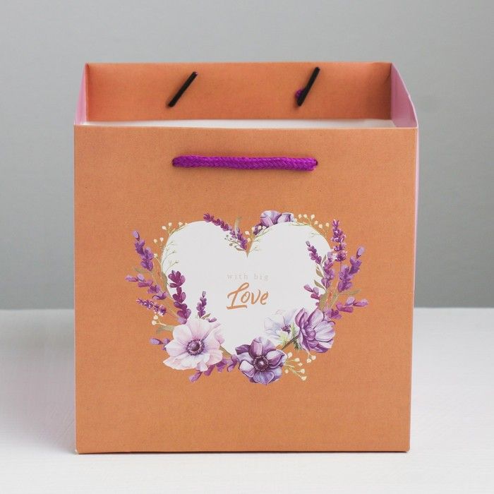 Подарочный пакет Лове. Картонные пакеты любовь. Пакет подарочный Love, 16 × 16 × 16 см. Упаковки для пакетиков квадратный. Лов 16