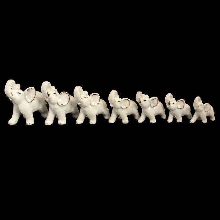 Семь слоников. Сувенир керамика "семейство слонов" набор 3 шт. Слоники на комоде. Набор статуэток слонов. Слоны статуэтки 7 штук.