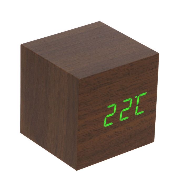 Часы настольные электронные зеленые. Часы деревянный куб. Часы-будильник настольные электронные. Настольные часы куб. Электронный будильник куб.